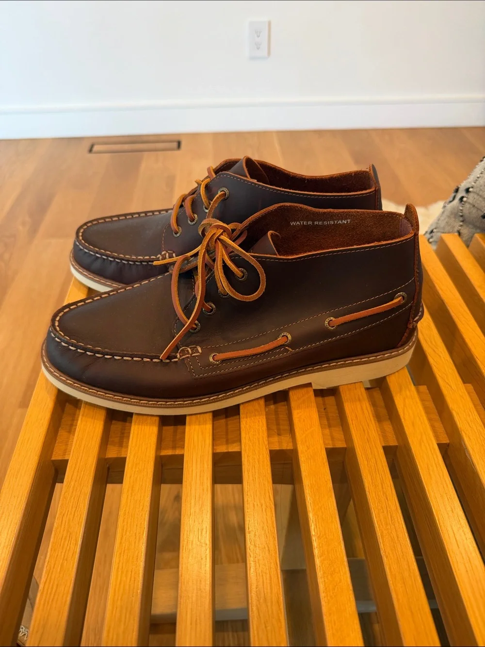 Sperry chukka style